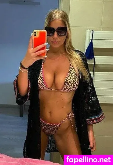 Eve Dapic OnlyFans Thumbnail #TYDGudJ2J1