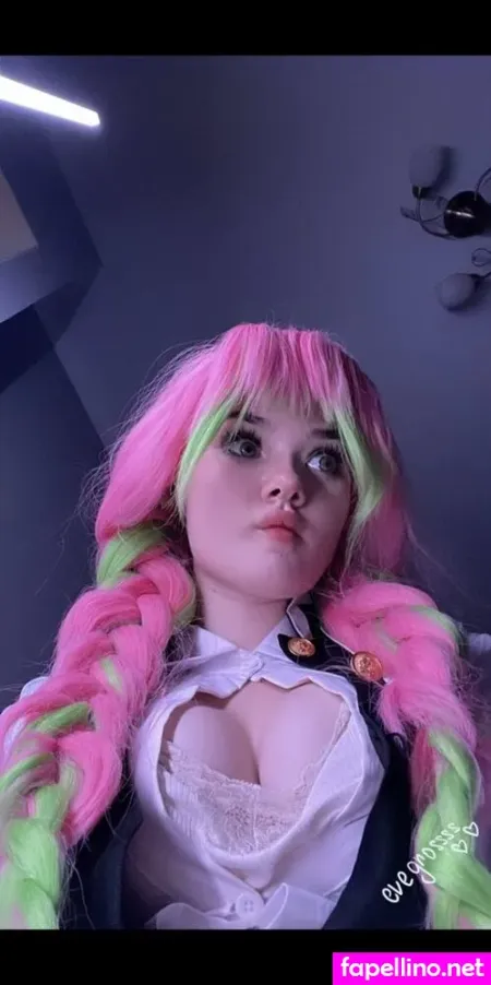 Eve Grossss OnlyFans Thumbnail #Bl7j4pc3TB