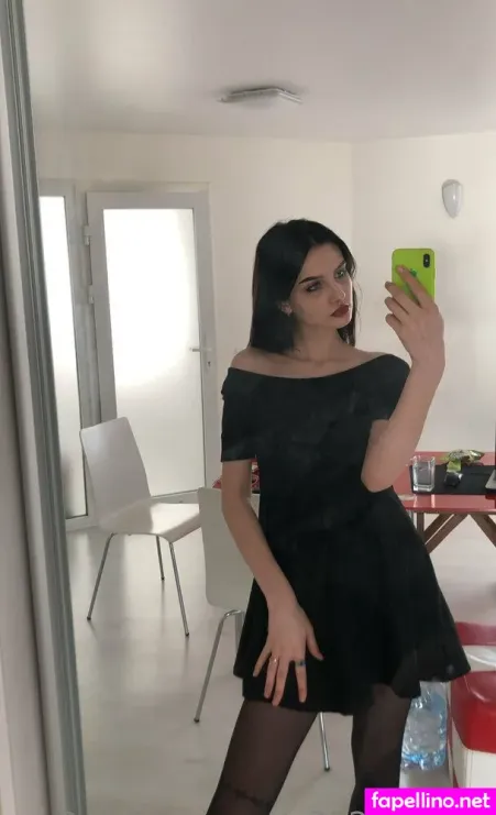 Eve In Wonderland OnlyFans Thumbnail #9QunOMGTFf
