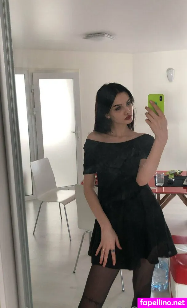 eve_in_wonderland, eve_in_wonderland_ Nude Leaked OnlyFans Photo #9QunOMGTFf