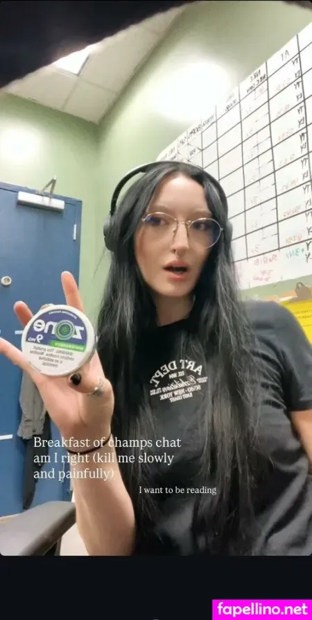 Eve Moss OnlyFans Thumbnail #EPnBBSaAAl