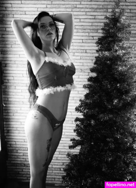 Evee Avery OnlyFans Thumbnail #0bFFyvUZw4