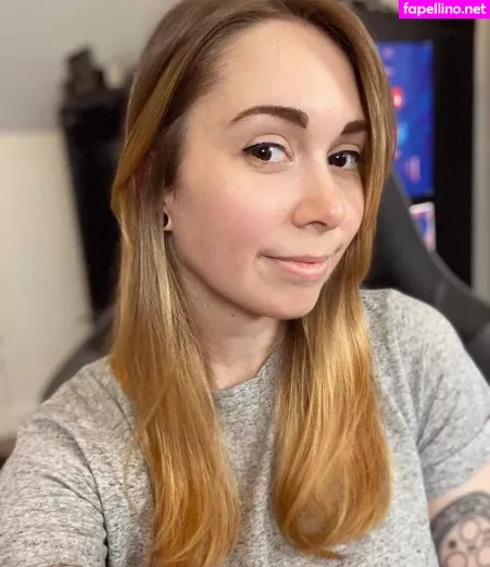 Evelien OnlyFans Thumbnail #CCcO0b31vA