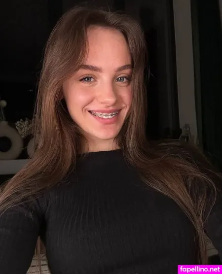 Evelina Kiss OnlyFans Thumbnail #My3XMsq7Je