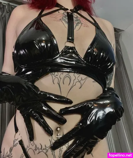 Evelinelore OnlyFans Thumbnail #MkMlhAT1xS