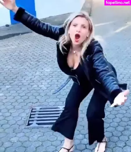 Evelyn Burdecki OnlyFans Thumbnail #Du4IVgZO4g