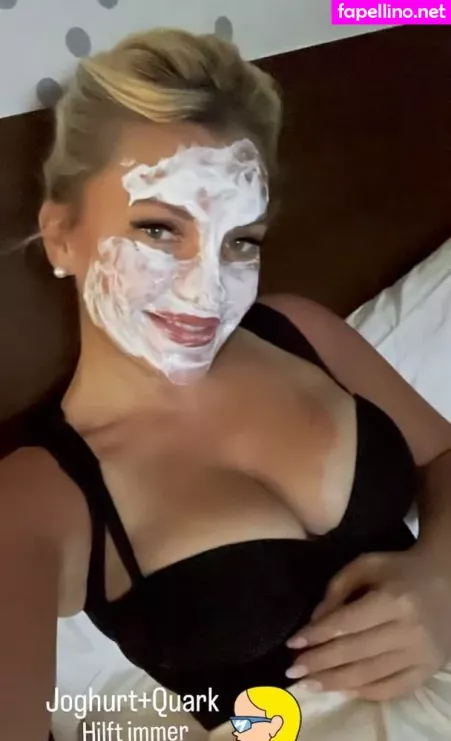 Evelyn Burdecki OnlyFans Thumbnail #PK4KRAOxiK