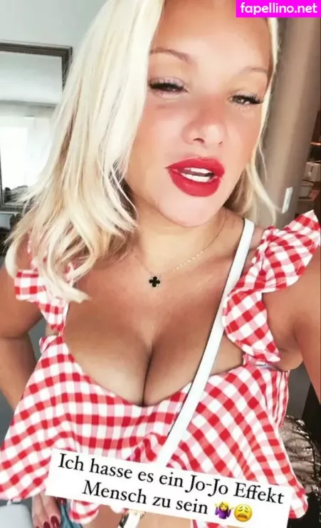 Evelyn Burdecki OnlyFans Thumbnail #XzhfXhuFUF