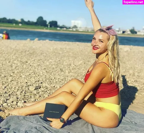 Evelyn Burdecki OnlyFans Thumbnail #z53x18TWYk