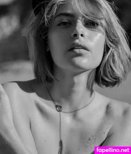 Evelyn Rose OnlyFans Thumbnail #S7c85tqrBw