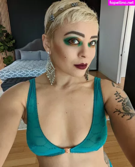 Evelyn Vinyl OnlyFans Thumbnail #TxEdqbSQxb