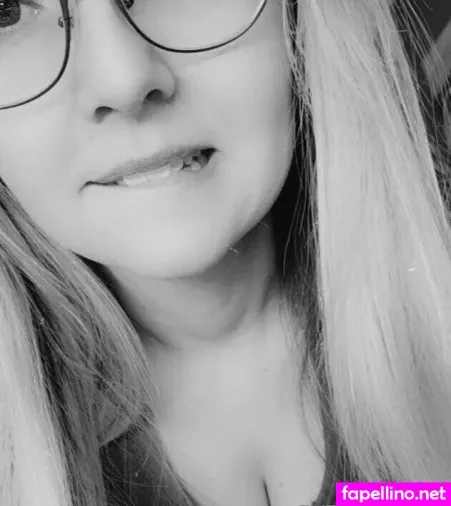 Everlymoon OnlyFans Thumbnail #9TDqzMJ1wF