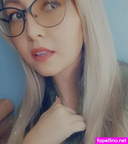 Everlymoon OnlyFans Thumbnail #mQQmgH0k9L