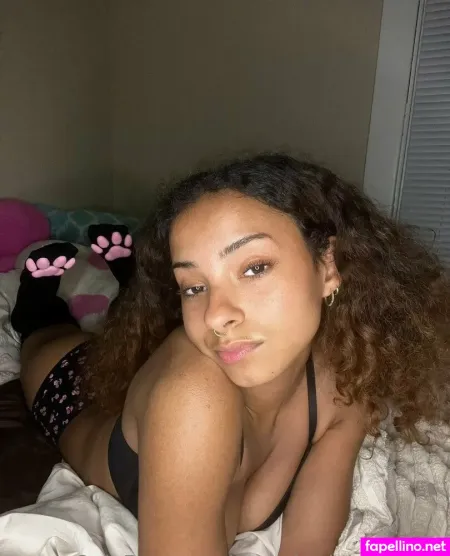 Everybodylovesakia OnlyFans Thumbnail #2PePbtlV43