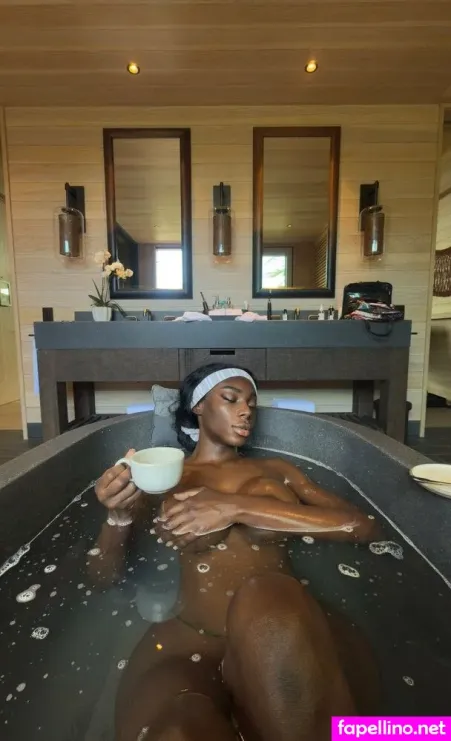 Eveyaminey 1 OnlyFans Thumbnail #RyKbOGZUEb