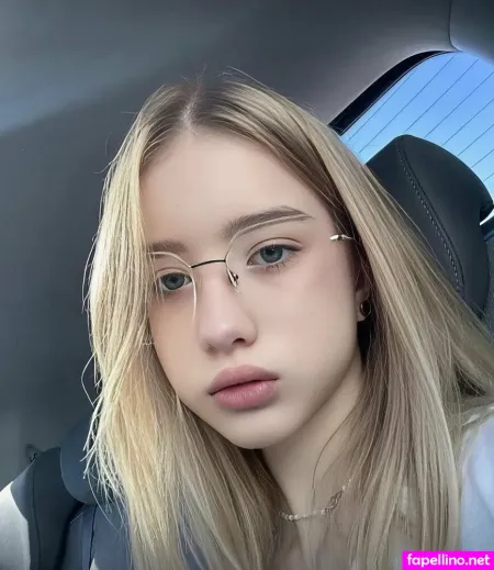 Evi Moor OnlyFans Thumbnail #6TWcwUBSWa