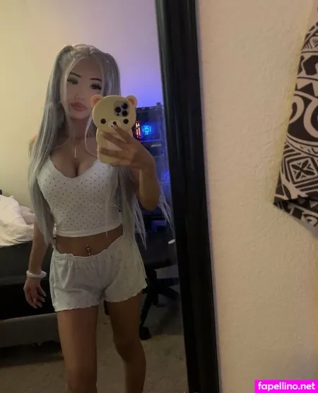 Eviesrealm OnlyFans Thumbnail #OeXPXc8gBd