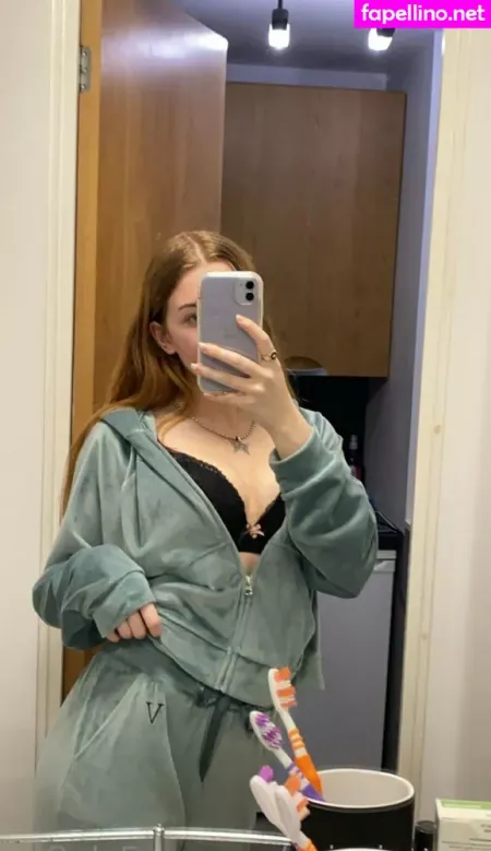 Evievixxxen OnlyFans Thumbnail #CXG38MODZP