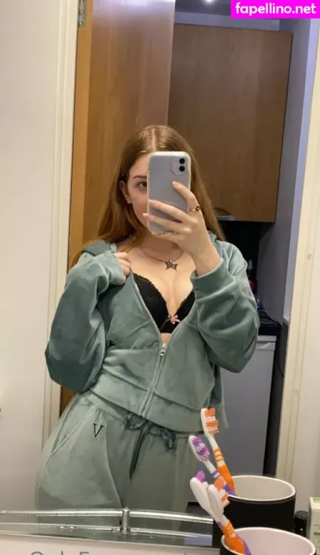 Evievixxxen OnlyFans Thumbnail #DrOWGUjGz3