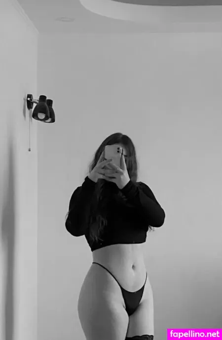 Evvoxi OnlyFans Thumbnail #Goh0jEOzSx