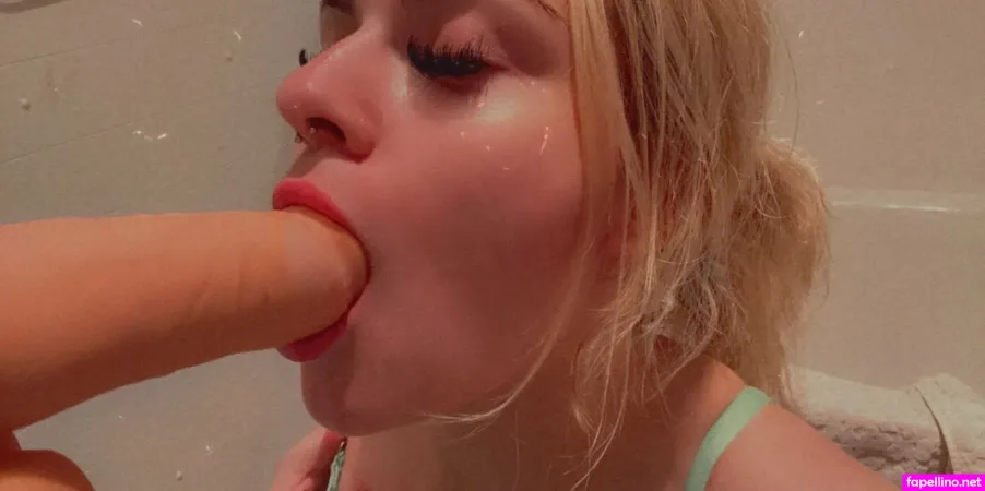 Exclusive Ellieemaee Main Profile Photo