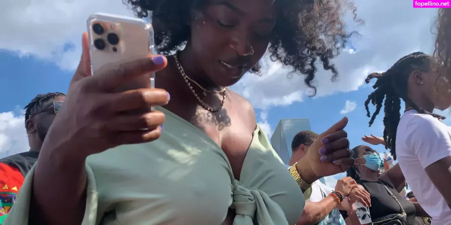 Exhibitionism OnlyFans Thumbnail #6kKMbsTr8i