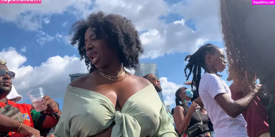 Exhibitionism OnlyFans Thumbnail #wtlcHiB6fw