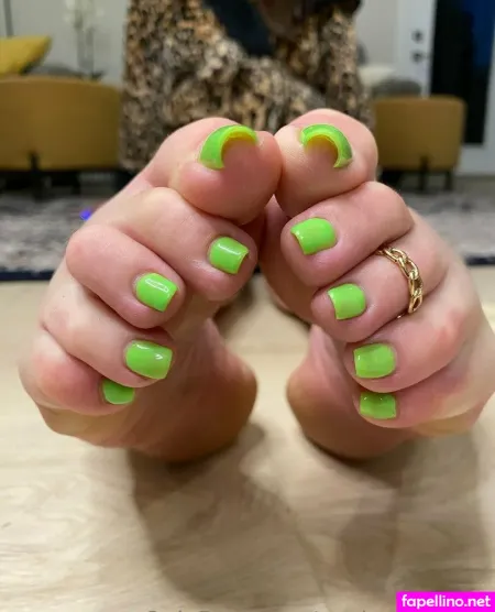 Explosivetoess OnlyFans Thumbnail #1HW4Ll8a7X
