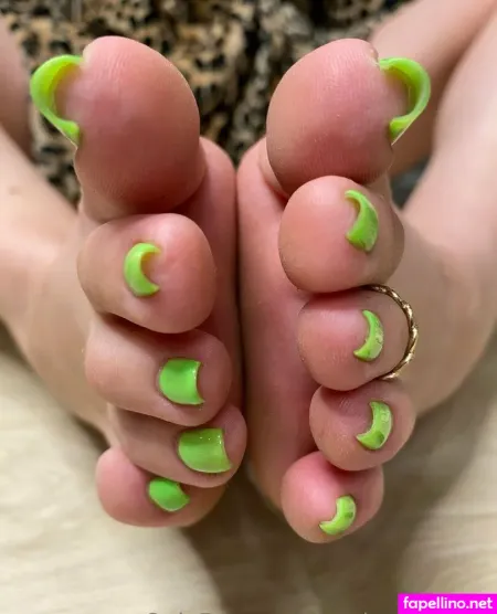 Explosivetoess OnlyFans Thumbnail #JKObYvRo8x