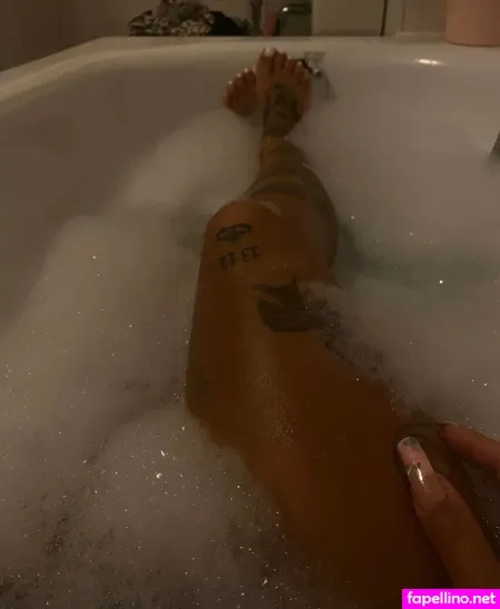 Eyannaaa OnlyFans Thumbnail #MOMYOm2kE6