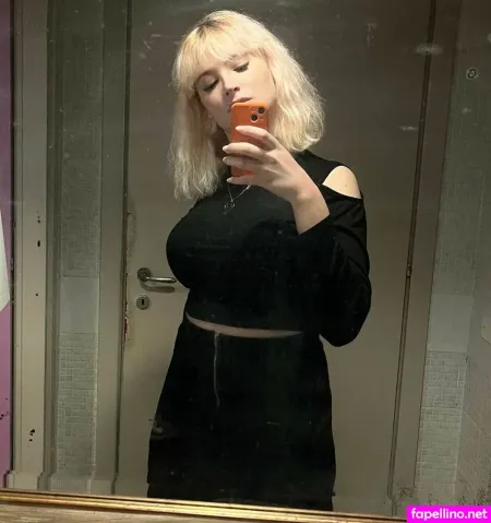 F4micom 1 Main Profile Photo