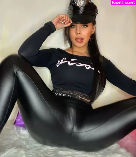 Faina Malinovskaya OnlyFans Thumbnail #sIBDNPTw09