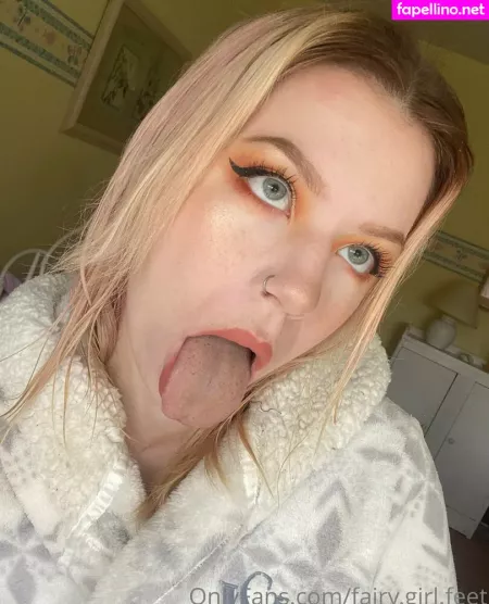 Fairy Girl Feet OnlyFans Thumbnail #1FFXAVlgyg