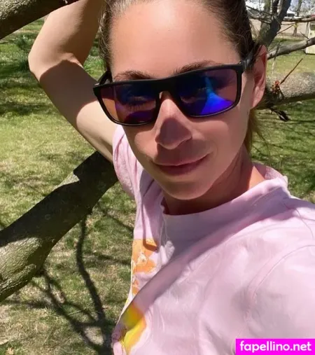 Famous Yoga Teacher Tara Stiles Main Profile Photo