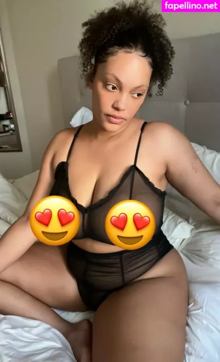 Famousaria OnlyFans Thumbnail #3jQqSD5tLX