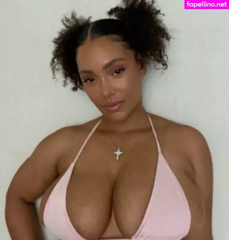 Famousaria OnlyFans Thumbnail #nntriPIaUn