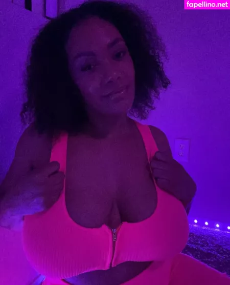 Famousaria OnlyFans Thumbnail #vr5MrYtrLo