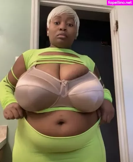 Famousstarkmarie OnlyFans Thumbnail #DYZQqdS9Hq