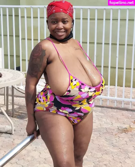 Famousstarkmarie OnlyFans Thumbnail #KDTWRMuaIo