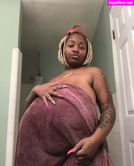 Famousstarkmarie OnlyFans Thumbnail #q4vz2ZptKU