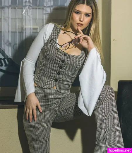 Fantasticky OnlyFans Thumbnail #9bM6EbpYeU