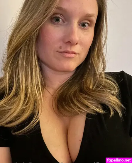 Fantasyandflowersallie OnlyFans Thumbnail #BlRxoRMGXr