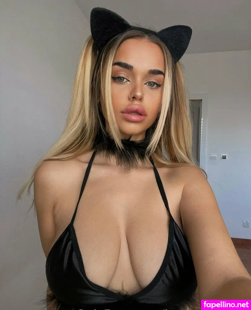 fantasylucy, fantasylucyeyelashes Nude Leaked OnlyFans Photo #eJmixjkG35