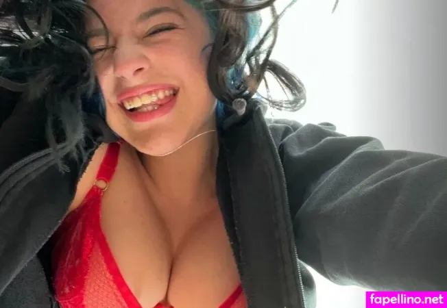 Farah Off OnlyFans Thumbnail #OFD4hgjXZJ