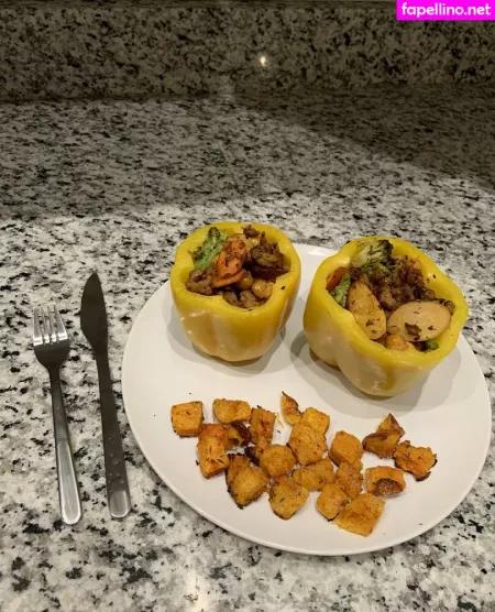 Farahasteri OnlyFans Thumbnail #oM2KG26YmY