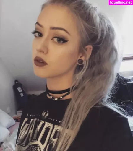 Farbenfuchs OnlyFans Thumbnail #2yETZeqPSv