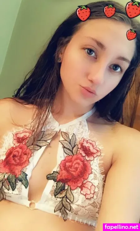 Fari Hunny 5 OnlyFans Thumbnail #0AumrSTjkT