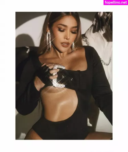 Farina OnlyFans Thumbnail #TsAJvJbFRY