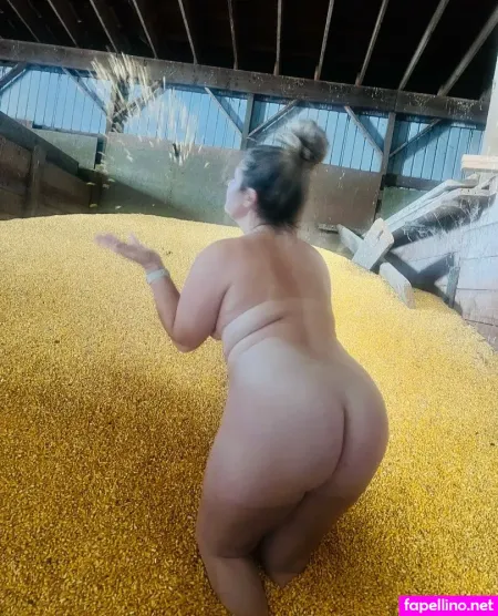 Farmwifegonewild OnlyFans Thumbnail #5CWUhXyfKK