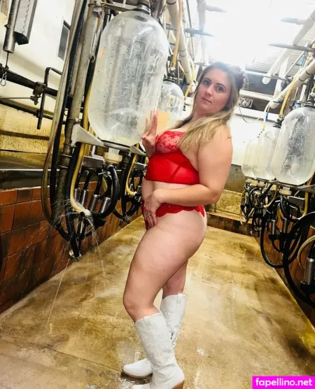 Farmwifegonewild OnlyFans Thumbnail #9UZAzjRKXj